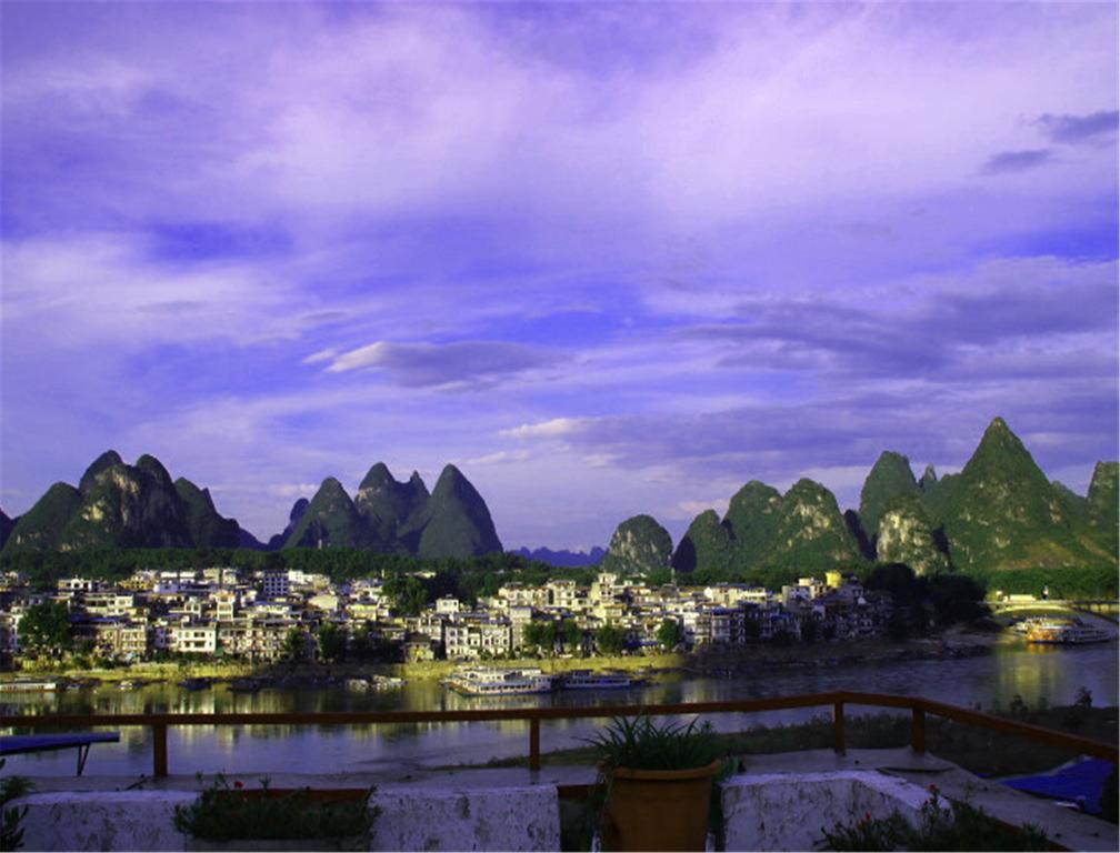 En Attendant Godot Youth Hostel Yangshuo Exterior photo