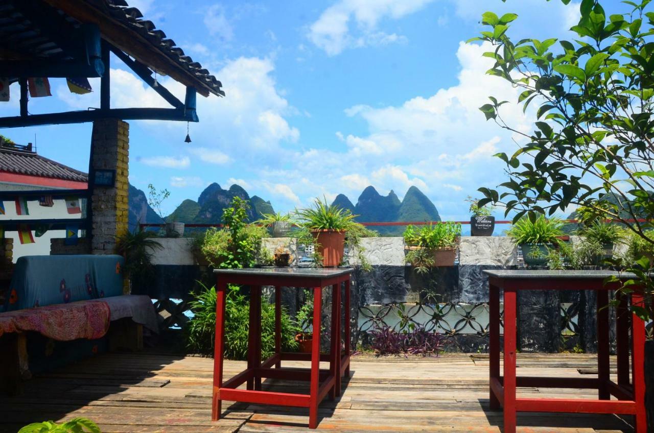 En Attendant Godot Youth Hostel Yangshuo Exterior photo